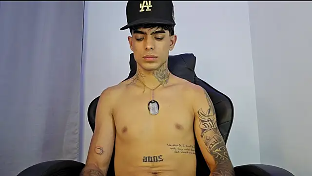 MIGUEL AGUIRRECA online show from 04-21-26, 02:47