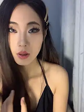 Veil-00 online show from 04-23-26, 02:40