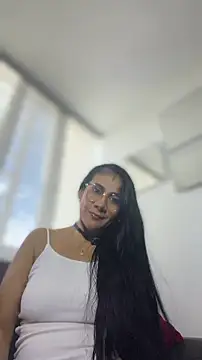Snapshot of Laia_Hills chatting on 05-22-26, 01:09 Laia Hills online show from 05-22-26, 01:09