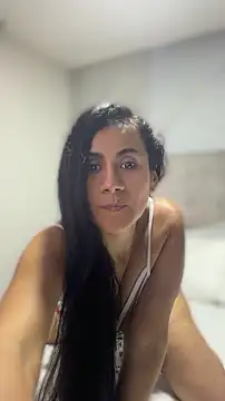 Laia Hills online show from 06-25-26, 03:59