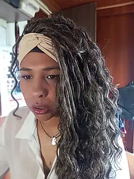 Ivon C online show from 05-27-26, 01:40