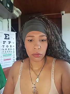 Ivon C online show from 05-12-26, 01:06