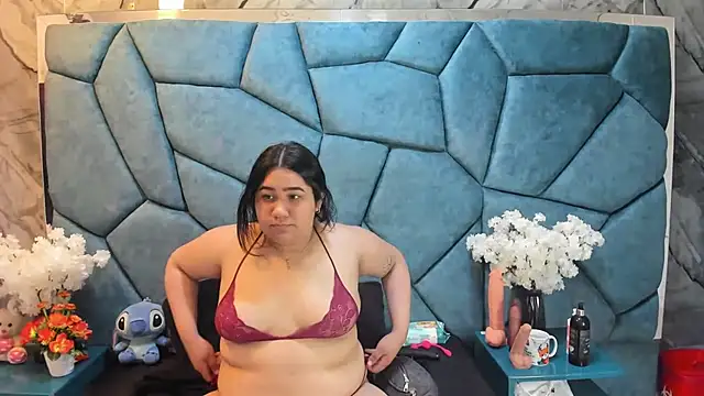 Snapshot of Rachel_Swetty2 chatting on 06-17-26, 02:27 Rachel Swetty2 online show from 06-17-26, 02:27