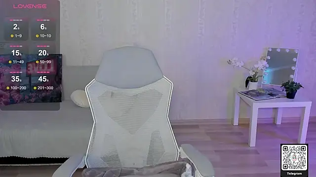 LinnLove online show from 05-09-26, 07:01