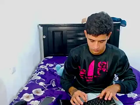 carlooss29 online show from 04-25-26, 02:58