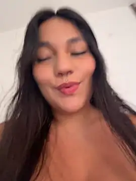 Snapshot of emily_gv1 chatting on 07-20-26, 06:32 emily gv1 online show from 07-20-26, 06:32