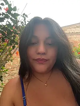 Snapshot of emily_gv1 chatting on 06-27-26, 04:35 emily gv1 online show from 06-27-26, 04:35
