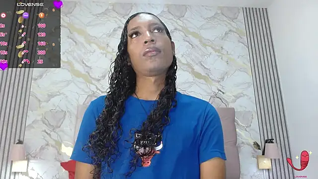 Snapshot of Mia_Hiills chatting on 05-19-26, 12:34 Mia Hiills online show from 05-19-26, 12:34