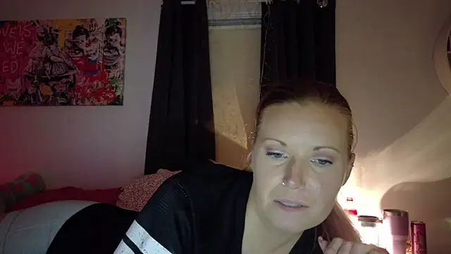 Snapshot of xlilianaxx chatting on 05-13-26, 03:24 xlilianaxx online show from 05-13-26, 03:24