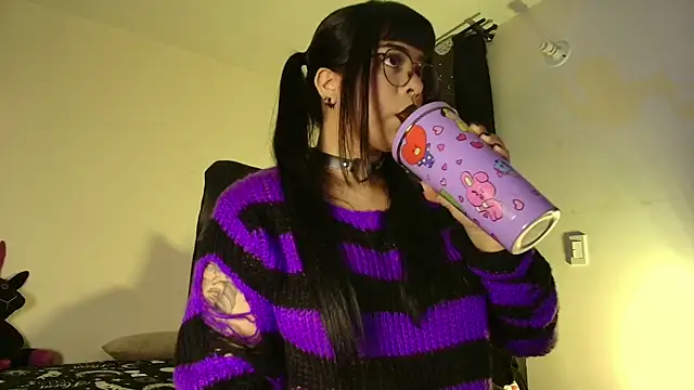 atena hill  online show from 06-30-26, 02:44