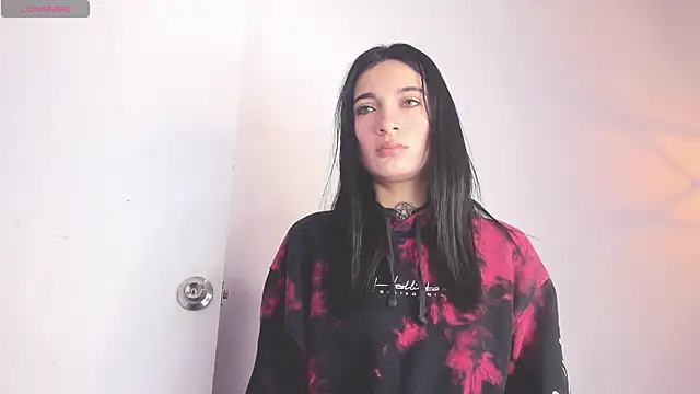 Snapshot of MilaWhitte chatting on 07-17-26, 02:47 MilaWhitte online show from 07-17-26, 02:47