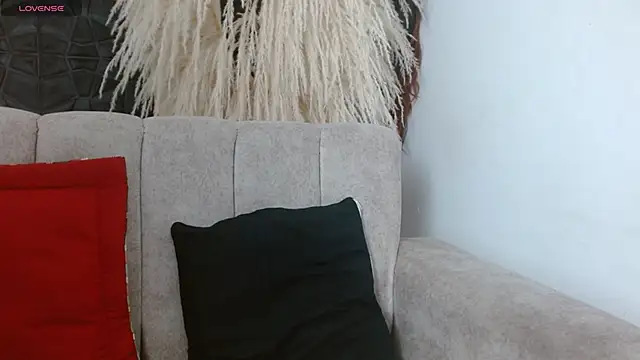 emily16092020 online show from 06-01-26, 12:38