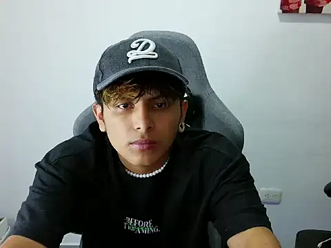 dany fans online show from 04-24-26, 02:35