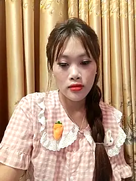 Snapshot of Ly-sexyy chatting on 07-17-26, 06:32 Ly-sexyy online show from 07-17-26, 06:32