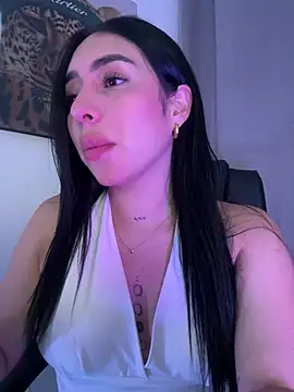 IsabellaNoir  online show from 04-27-26, 10:08