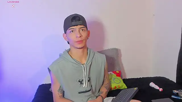 Snapshot of _IanLark chatting on 05-31-26, 10:54 IanLark online show from 05-31-26, 10:54