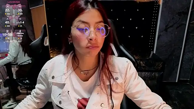Snapshot of laurab91 chatting on 05-16-26, 04:00 laurab91 online show from 05-16-26, 04:00