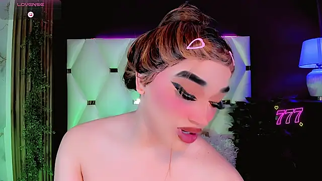 Snapshot of Camila_Vasquezz1 chatting on 06-26-26, 12:00 Camila Vasquezz1 online show from 06-26-26, 12:00