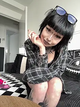 Cherry Bomb xoxo online show from 04-26-26, 02:25