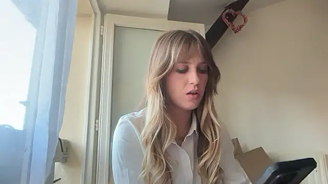 BritsihSexyLily online show from 04-23-26, 05:36