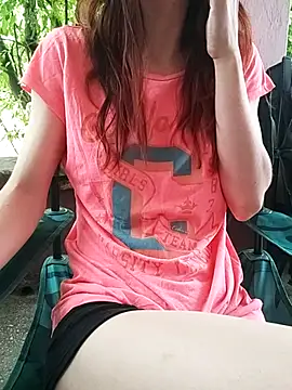 Snapshot of Kedicikkonyya chatting on 07-05-26, 10:44 Kedicikkonyya online show from 07-05-26, 10:44