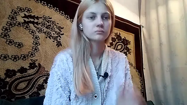 LunaLaday online show from 05-16-26, 02:43