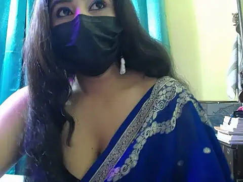 -Queenie online show from 06-15-26, 07:57