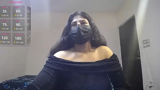 -Queenie online show from 05-09-26, 06:33