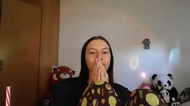 JuicyErika online show from 04-23-26, 05:47