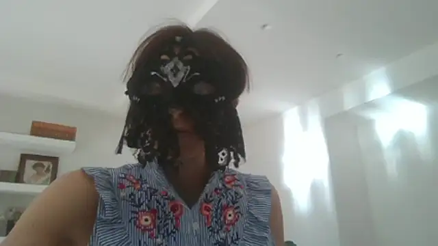 Snapshot of HelenTiAscolta chatting on 05-30-26, 04:12 HelenTiAscolta online show from 05-30-26, 04:12