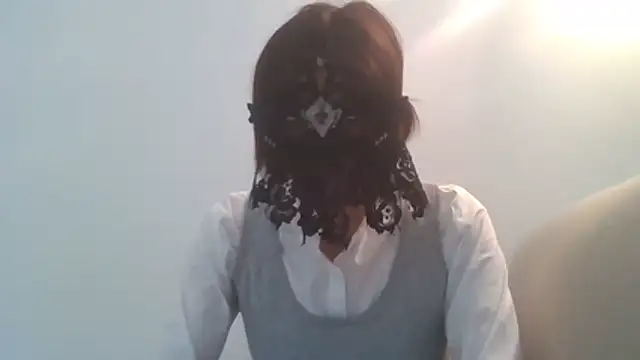 Snapshot of HelenTiAscolta chatting on 05-19-26, 02:57 HelenTiAscolta online show from 05-19-26, 02:57