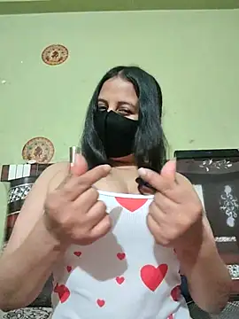 Snapshot of Priya_9945 chatting on 07-12-26, 01:23 Priya 9945 online show from 07-12-26, 01:23