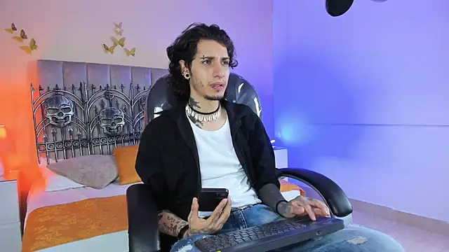 Vergil Noir  online show from 05-15-26, 03:37
