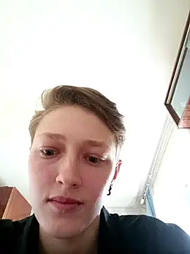  LindaMiller  online show from 05-05-26, 11:02