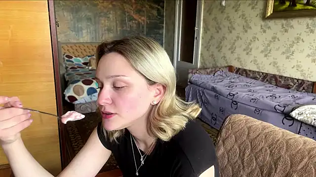 AlisiaStreitmatter online show from 05-18-26, 11:04