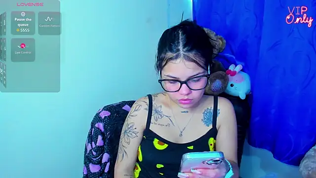 Snapshot of angelina_77 chatting on 07-14-26, 04:24 angelina 77 online show from 07-14-26, 04:24
