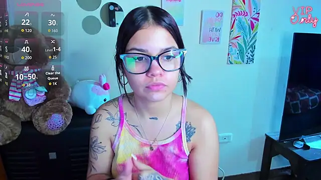 Snapshot of angelina_77 chatting on 06-30-26, 01:44 angelina 77 online show from 06-30-26, 01:44