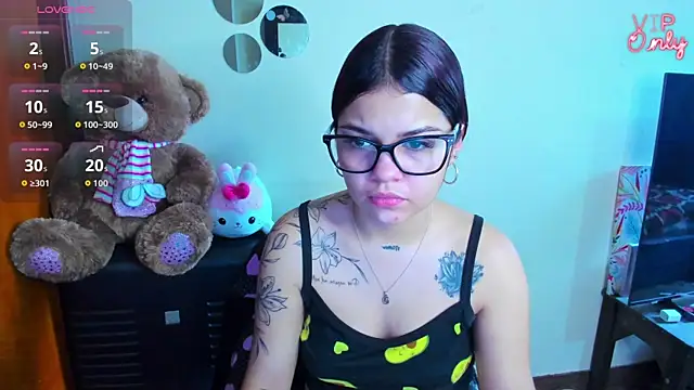 angelina 77 online show from 05-17-26, 01:55