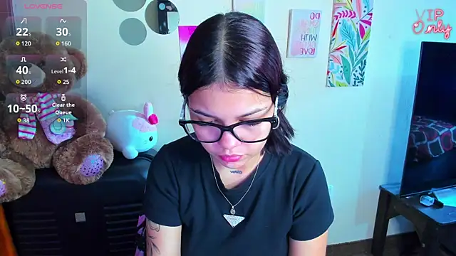 Snapshot of angelina_77 chatting on 06-23-26, 02:59 angelina 77 online show from 06-23-26, 02:59