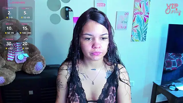 Snapshot of angelina_77 chatting on 06-07-26, 02:55 angelina 77 online show from 06-07-26, 02:55