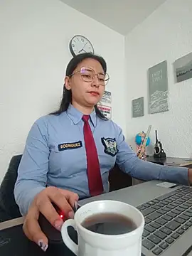 Queen linda1 online show from 05-18-26, 12:21