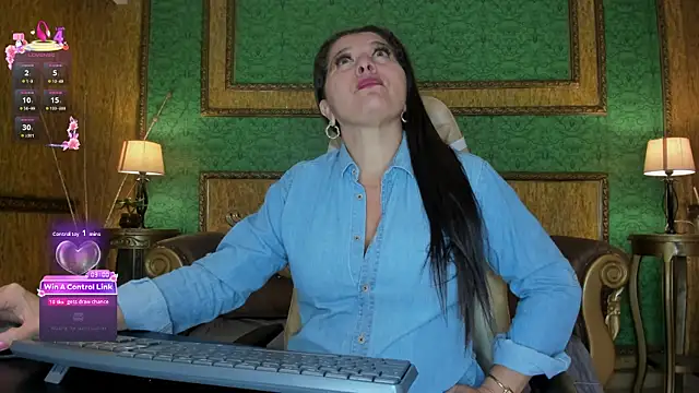 Agata Jade online show from 07-14-26, 12:44