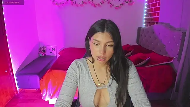 isabella monntolvo online show from 04-29-26, 10:49
