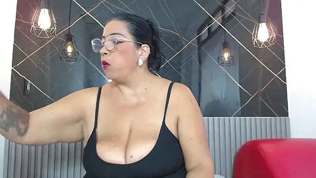 Snapshot of BarbaraGraf chatting on 05-29-26, 12:11 BarbaraGraf online show from 05-29-26, 12:11