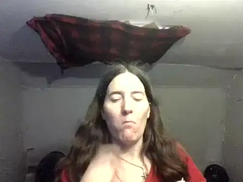 Snapshot of Mini83 chatting on 06-06-26, 05:18 Mini83 online show from 06-06-26, 05:18