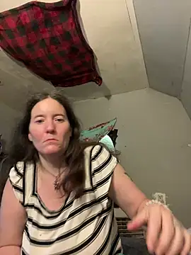 Mini83 online show from 07-15-26, 06:15