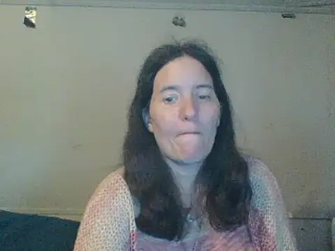 Snapshot of Mini83 chatting on 05-08-26, 06:56 Mini83 online show from 05-08-26, 06:56
