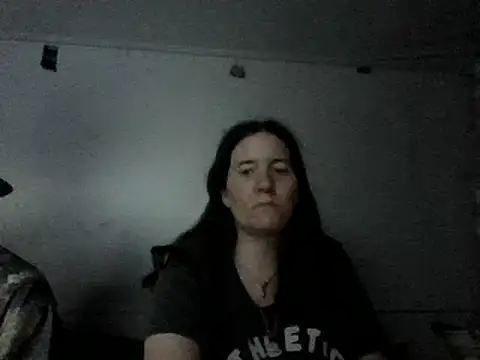 Snapshot of Mini83 chatting on 05-18-26, 08:57 Mini83 online show from 05-18-26, 08:57