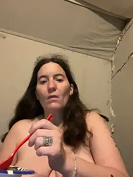 Mini83 online show from 06-18-26, 01:48