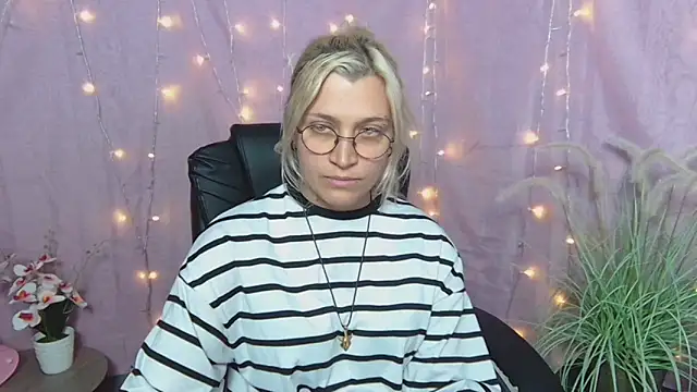 RubyDaviss online show from 05-04-26, 08:17